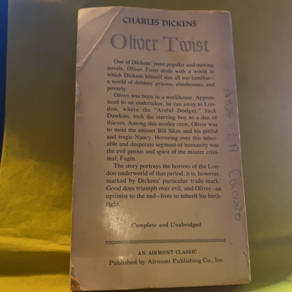 1963 Edition CHARLES DICKENS OLIVER TWIST PAPERBACK BOOK - Picture 4 of 8